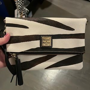 NWOT Dooney & Bourke clutch / crossbody